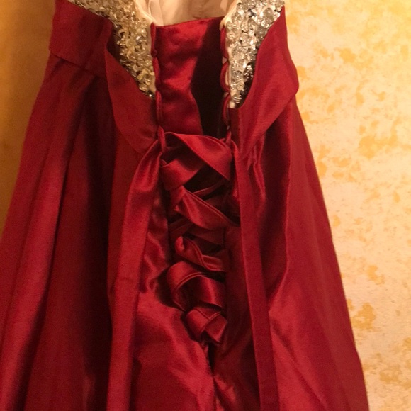 Prom dress - Picture 4 of 7